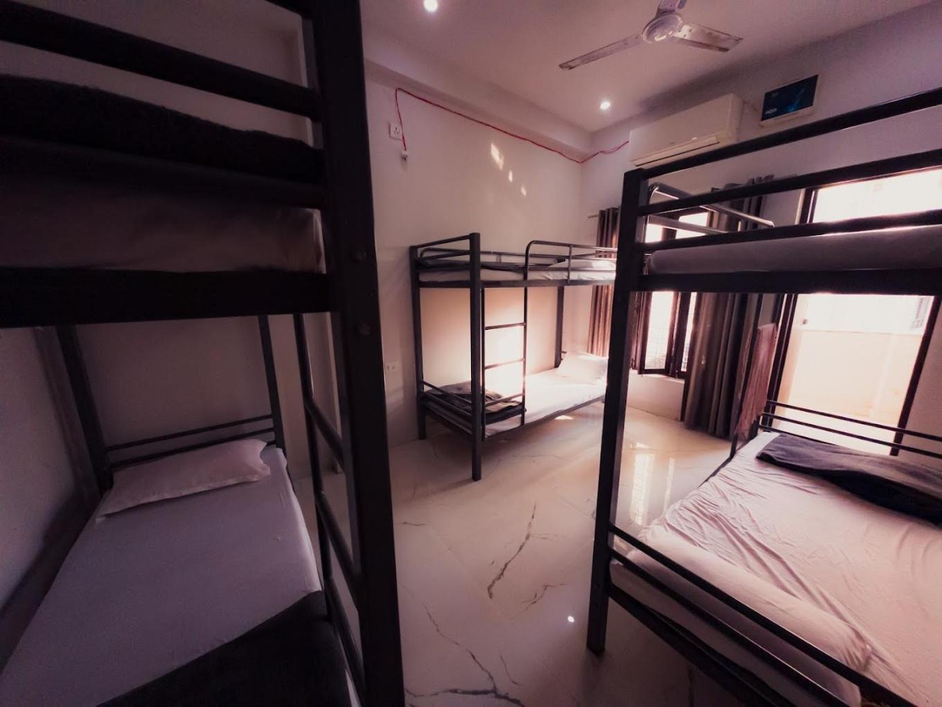 Olt Hostel Rishīkesh Eksteriør billede